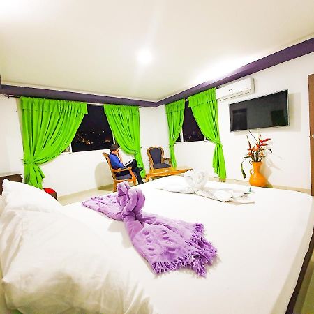 Hostal La Mercedes Street Кали Екстериор снимка