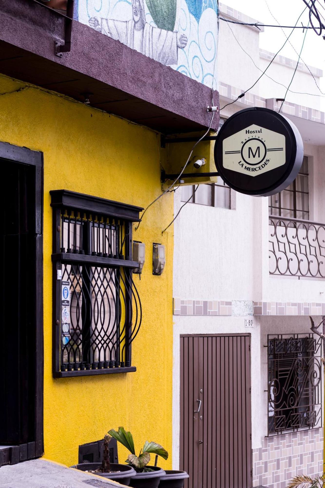 Hostal La Mercedes Street Кали Екстериор снимка