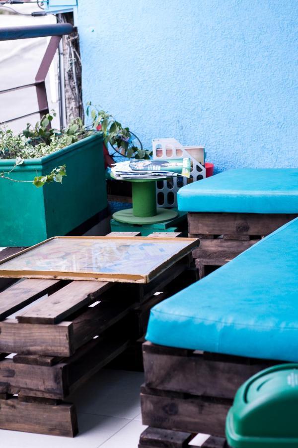 Hostal La Mercedes Street Кали Екстериор снимка